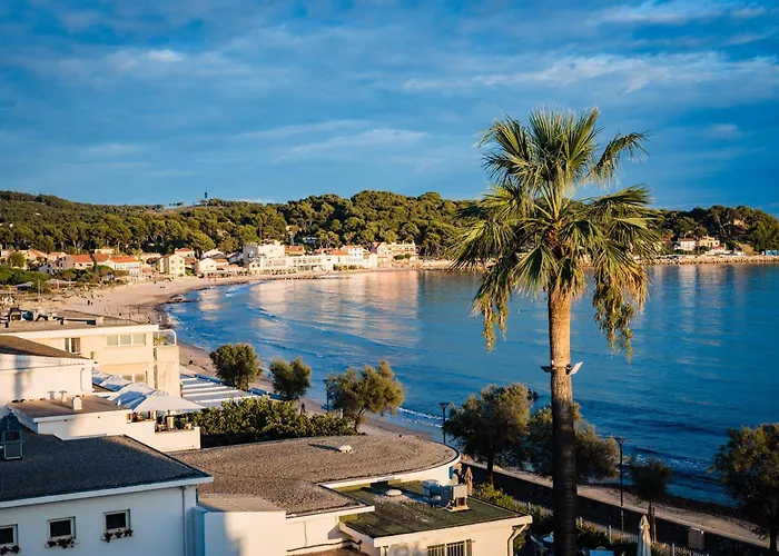 Grand Hotel Des Sablettes Plage, Curio Collection By Hilton