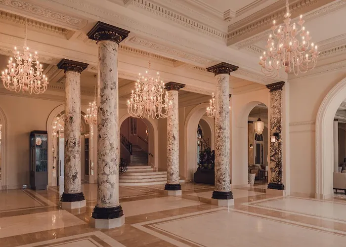 Carlton Cannes, A Regent Hotel